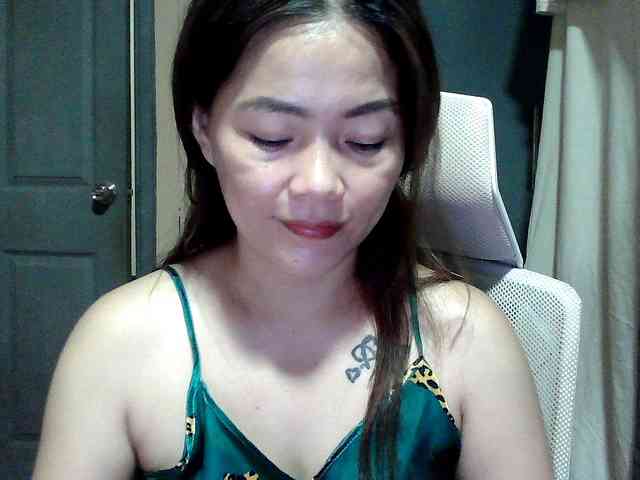 Wildhotsinglemom69 webcam