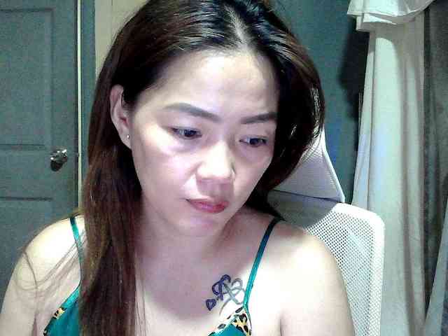 Wildhotsinglemom69 webcam