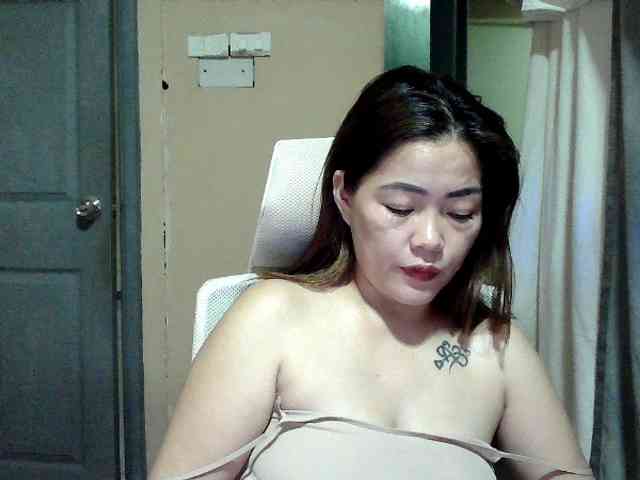 Wildhotsinglemom69 webcam