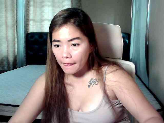 Wildhotsinglemom69 webcam