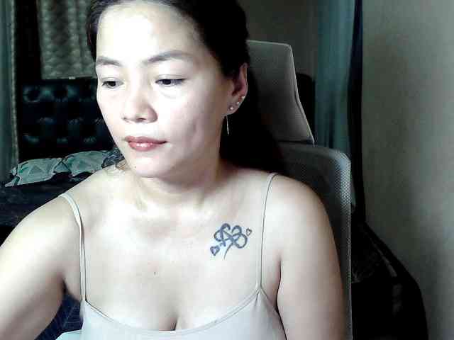 Wildhotsinglemom69 webcam