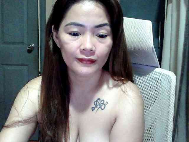 Wildhotsinglemom69 webcam