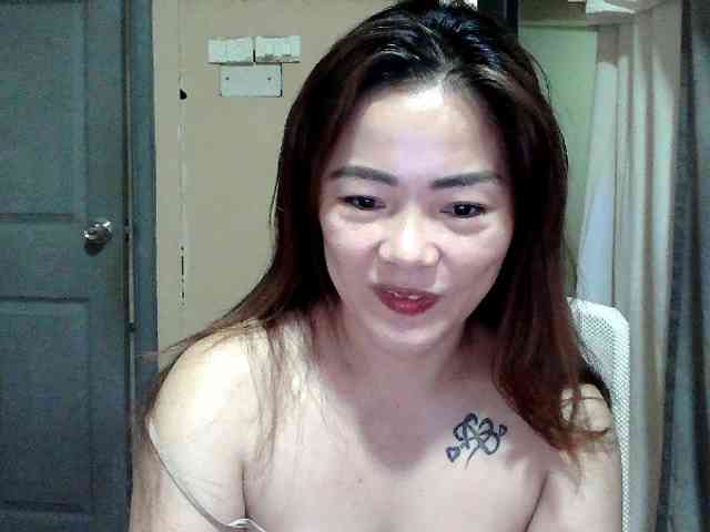 Wildhotsinglemom69 webcam