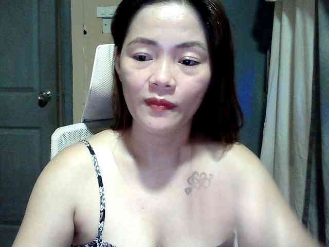 Wildhotsinglemom69 webcam