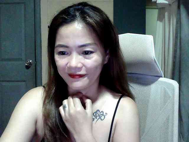 Wildhotsinglemom69 webcam