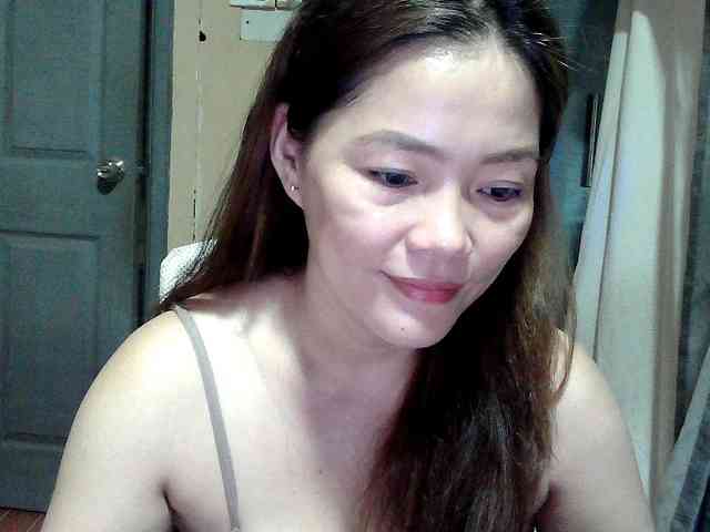 Wildhotsinglemom69 webcam