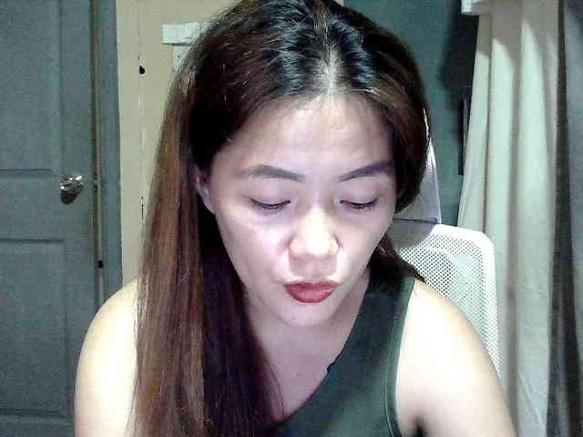 Wildhotsinglemom69 webcam