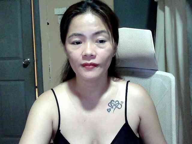 Wildhotsinglemom69 webcam