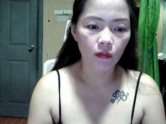 Wildhotsinglemom69 webcam