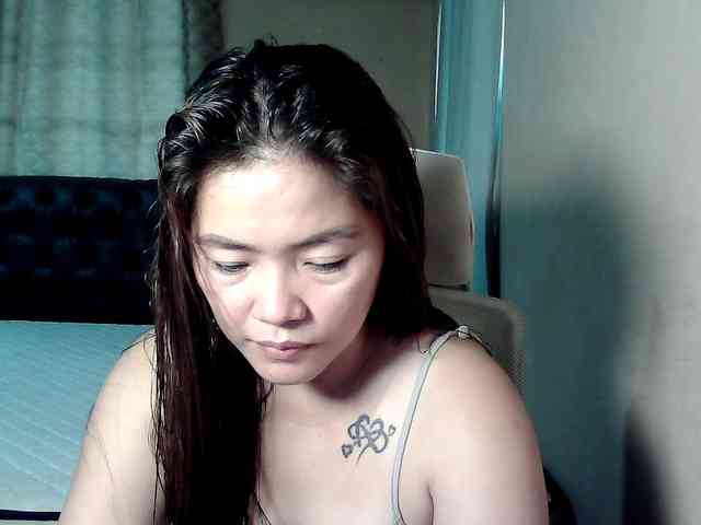 Wildhotsinglemom69 webcam