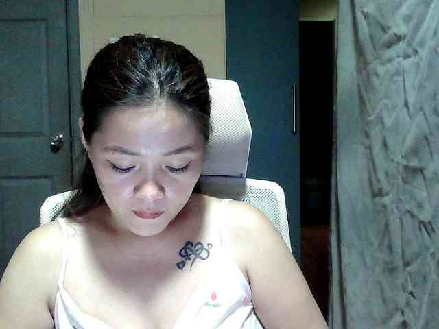 Wildhotsinglemom69 webcam