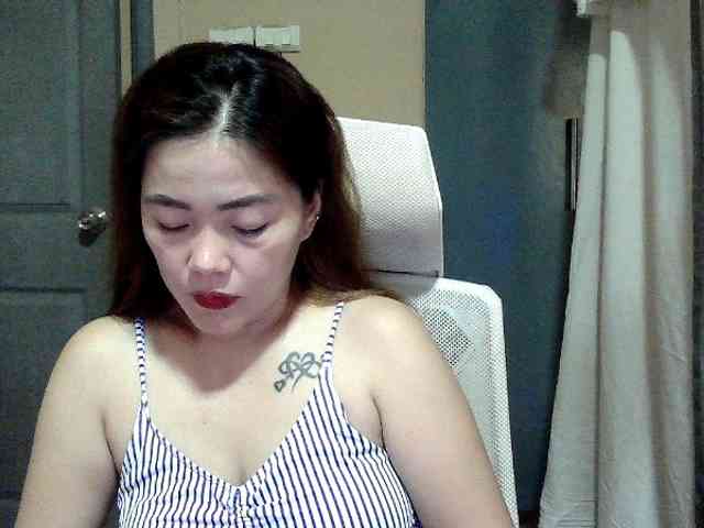 Wildhotsinglemom69 webcam