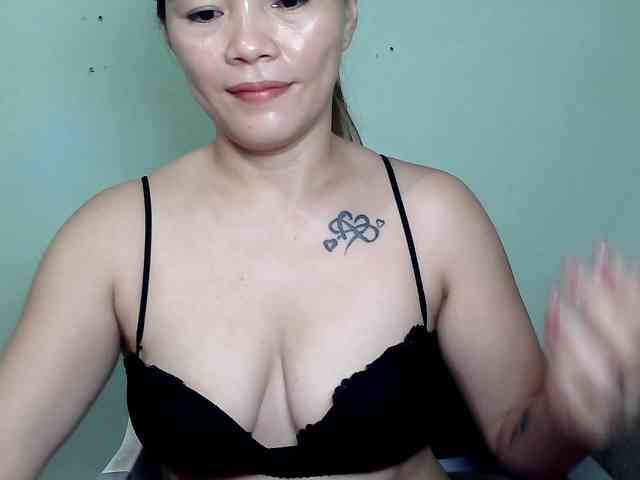 Wildhotsinglemom69 webcam