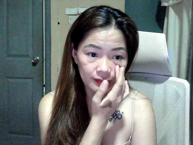 Wildhotsinglemom... Live Webcam on BongaCams