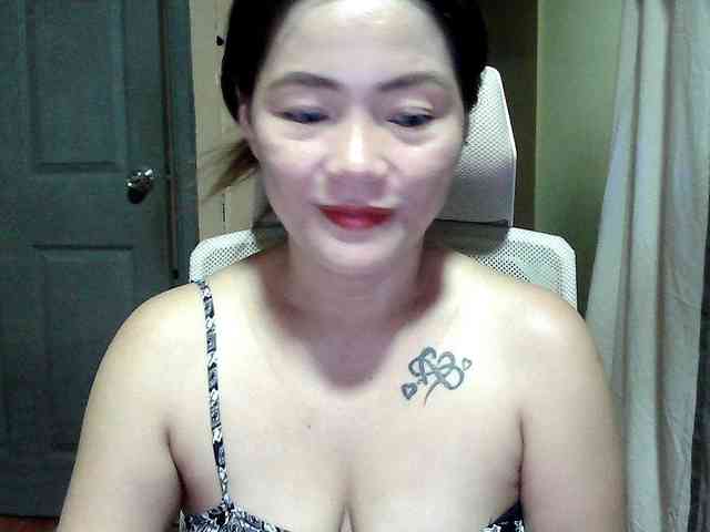 Wildhotsinglemom69 webcam