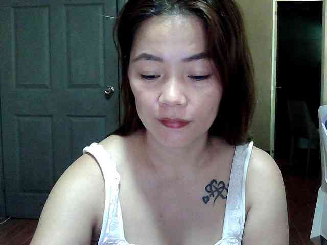 Wildhotsinglemom69 webcam