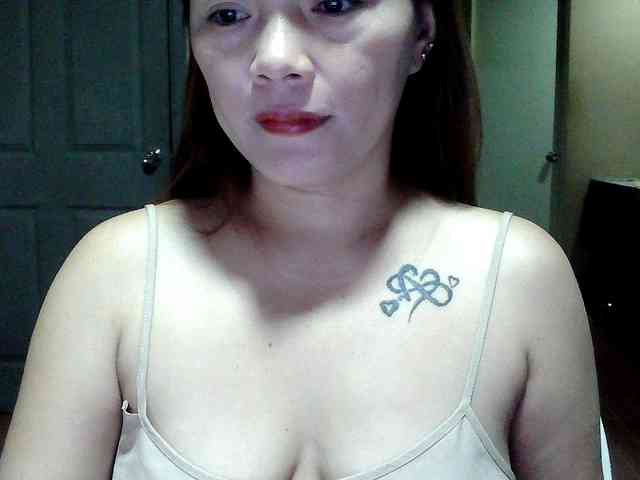 Wildhotsinglemom69 webcam