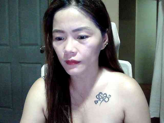 Wildhotsinglemom69 webcam