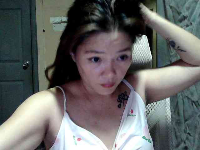 Wildhotsinglemom69 webcam