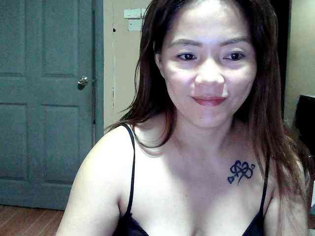 Wildhotsinglemom69 webcam