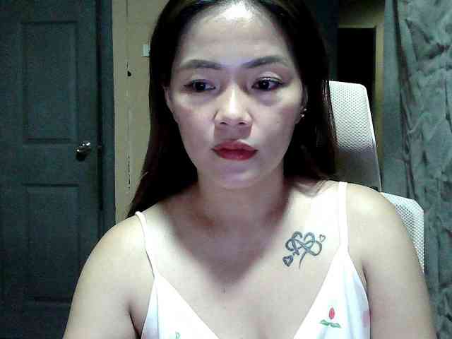 Wildhotsinglemom69 webcam