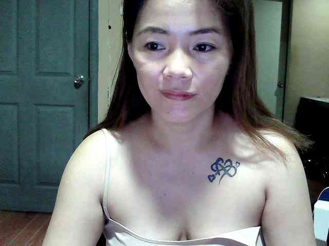 Wildhotsinglemom69 webcam