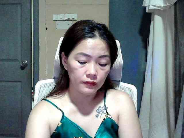 Wildhotsinglemom69 webcam