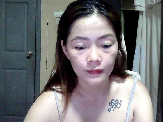 Wildhotsinglemom69 webcam