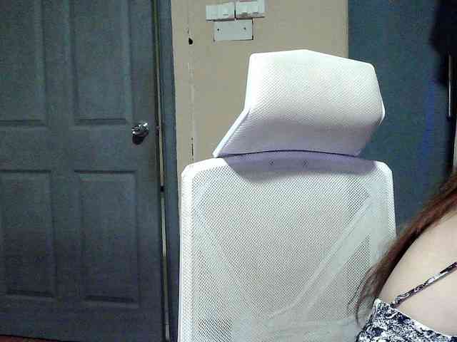 Wildhotsinglemom69 webcam