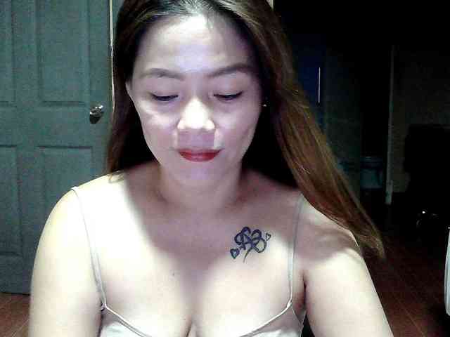 Wildhotsinglemom69 webcam