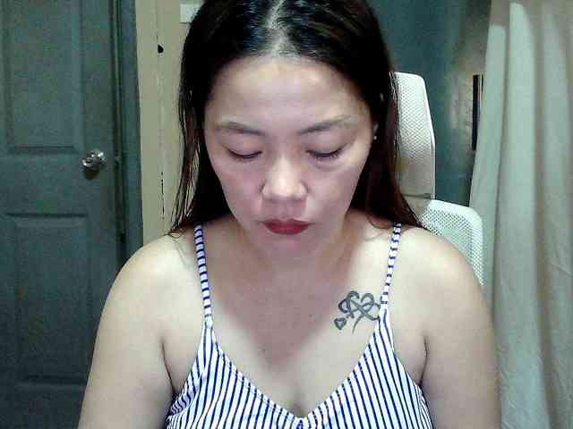 Wildhotsinglemom69 webcam