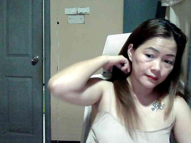 Wildhotsinglemom69 webcam