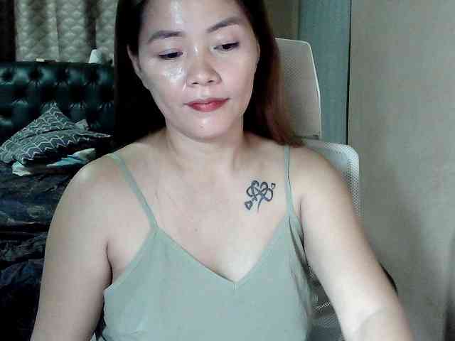 Wildhotsinglemom69 webcam