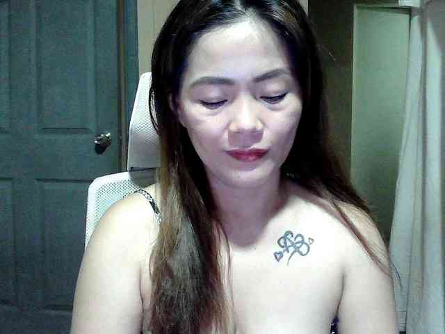 Wildhotsinglemom69 webcam