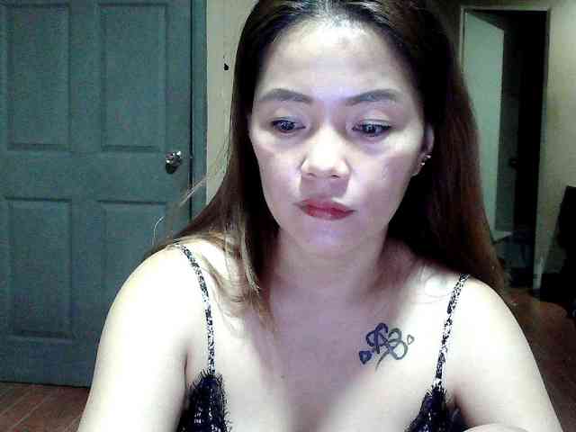 Wildhotsinglemom69 webcam