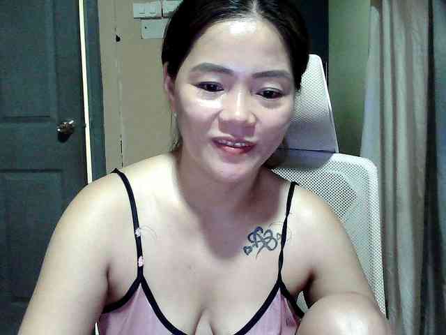 Wildhotsinglemom69 webcam