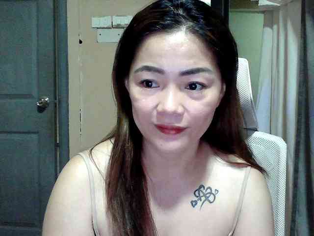 Wildhotsinglemom69 webcam