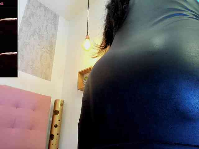 zhamira21 webcam
