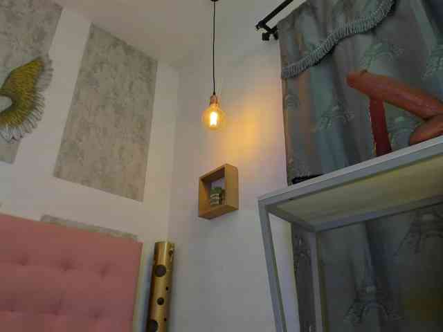 zhamira21 webcam