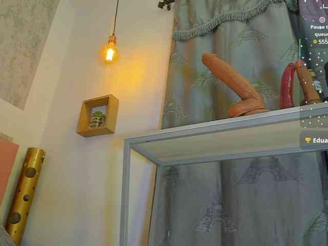 zhamira21 webcam