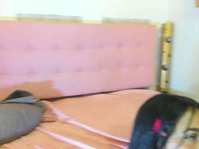 zhamira21 webcam