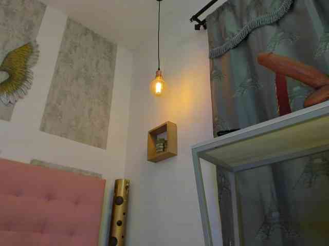 zhamira21 webcam