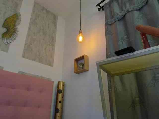 zhamira21 webcam