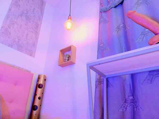zhamira21 webcam