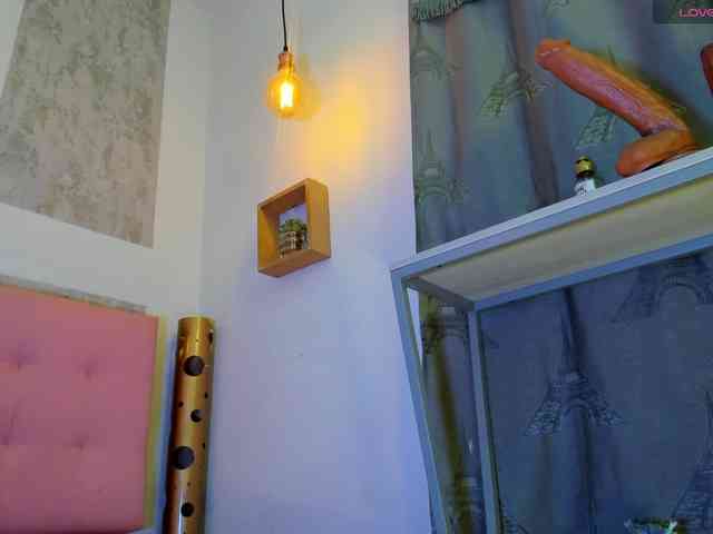 zhamira21 webcam