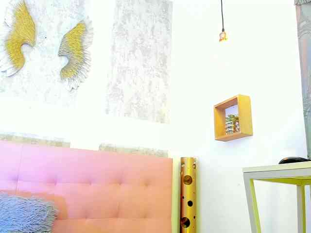 zhamira21 webcam
