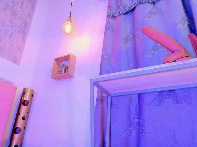 zhamira21 webcam