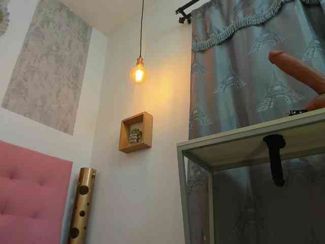 zhamira21 webcam