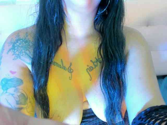 zhamira21 webcam