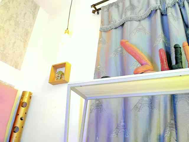 zhamira21 webcam